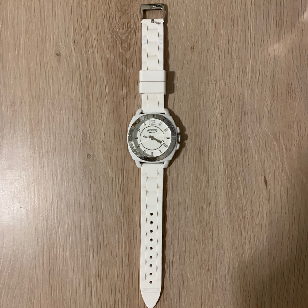 Coach Watch. Needs a new battery.